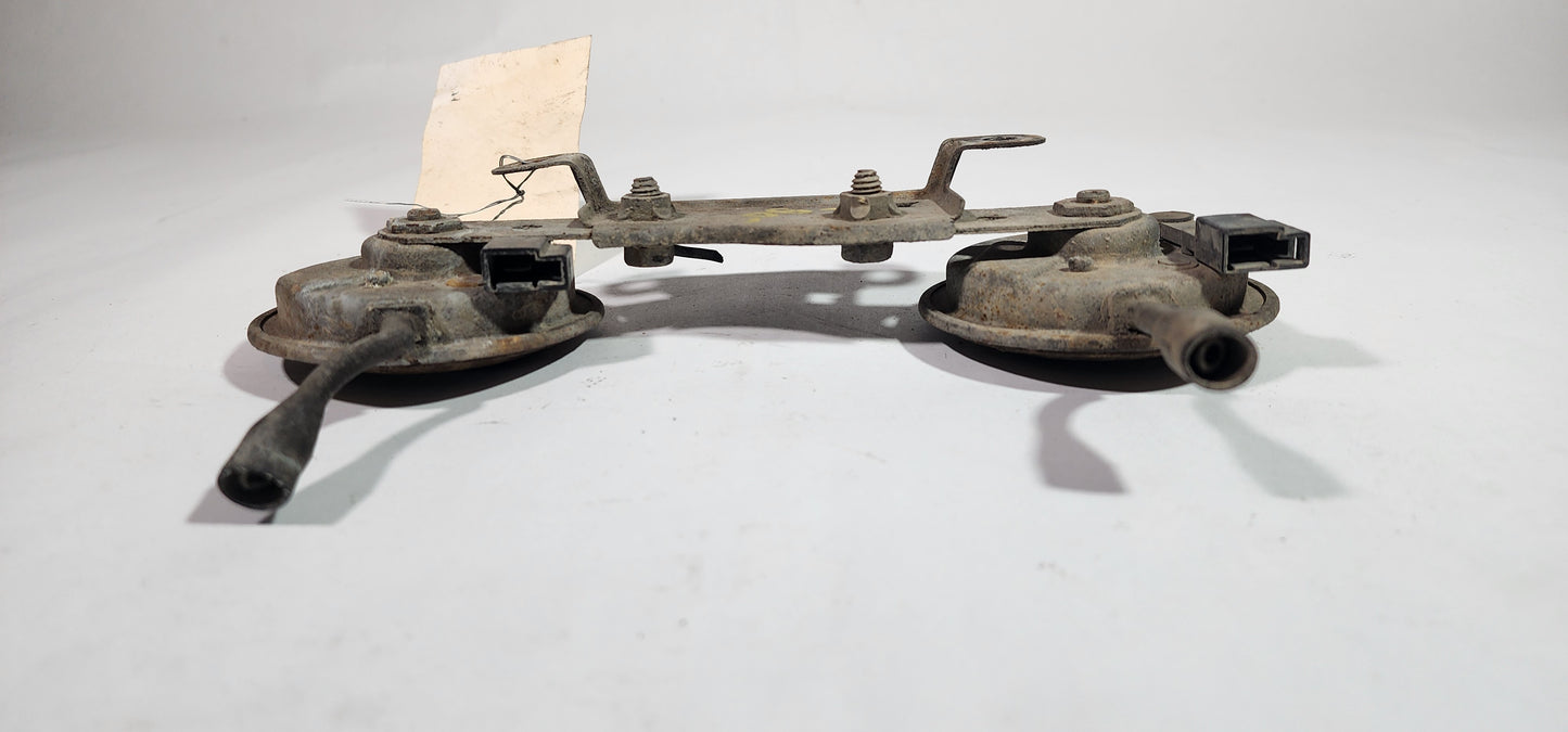 FJ80 Land Cruiser OEM Horn Set