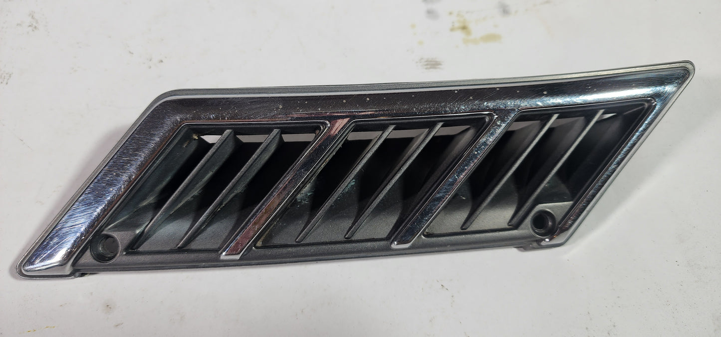FJ60 Land Cruiser fender vents (pair)