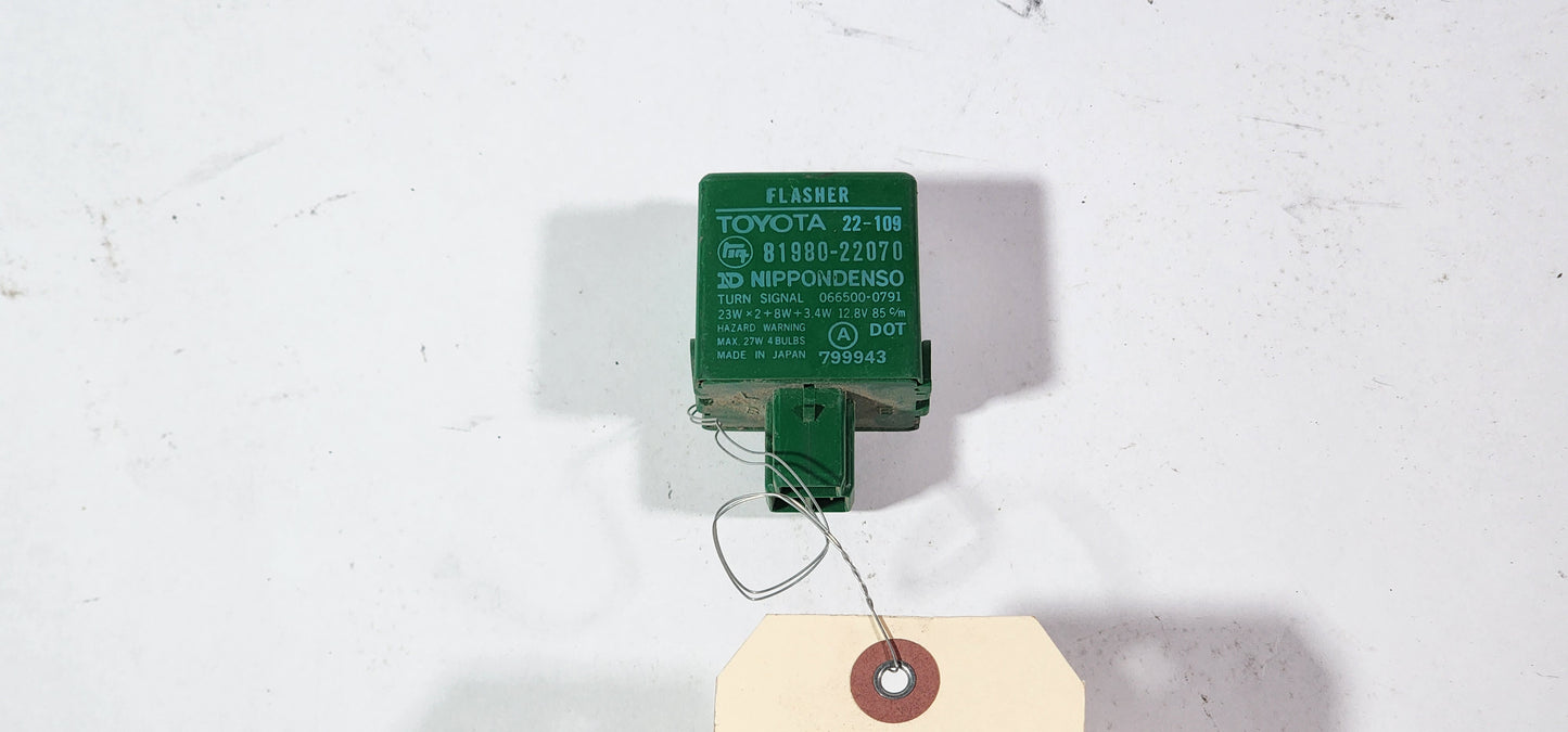 FJ60 Land Cruiser Turn Signal Flasher Relay 81980 22070