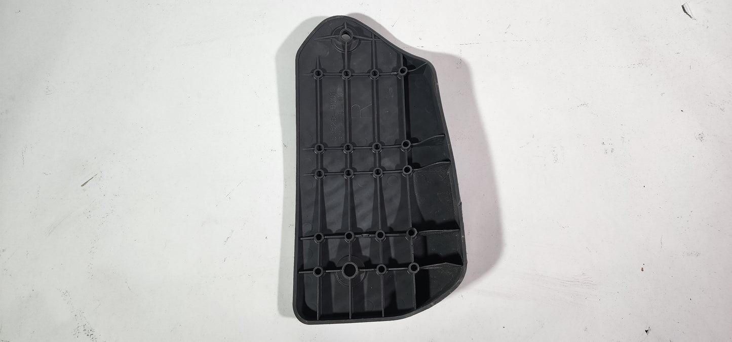 FJ80 Land Cruiser Rear Right Step Plate 58625-60010
