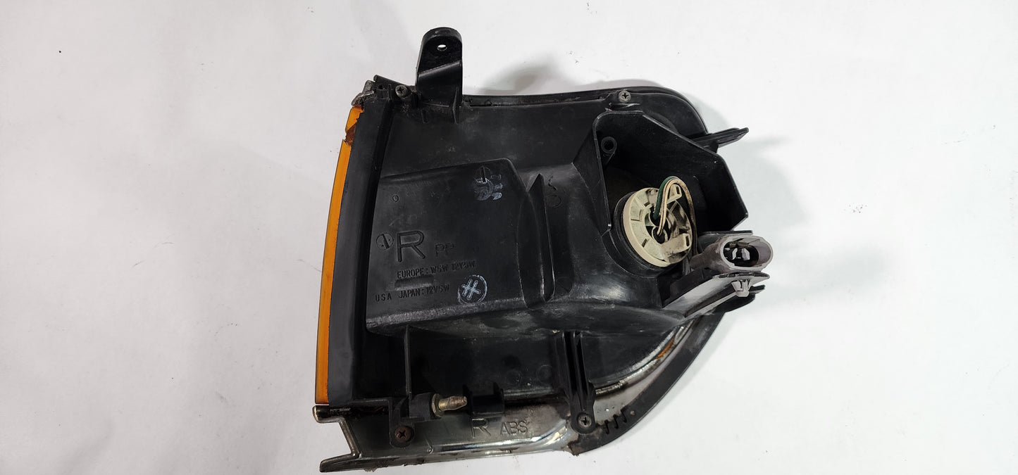 FJ80 Land Cruiser OEM Right Corner Marker Light Assembly