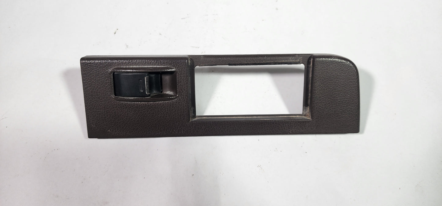 FJ80 Land Cruiser OEM Right Rear Window Switch w/ Bezel 74271-60010