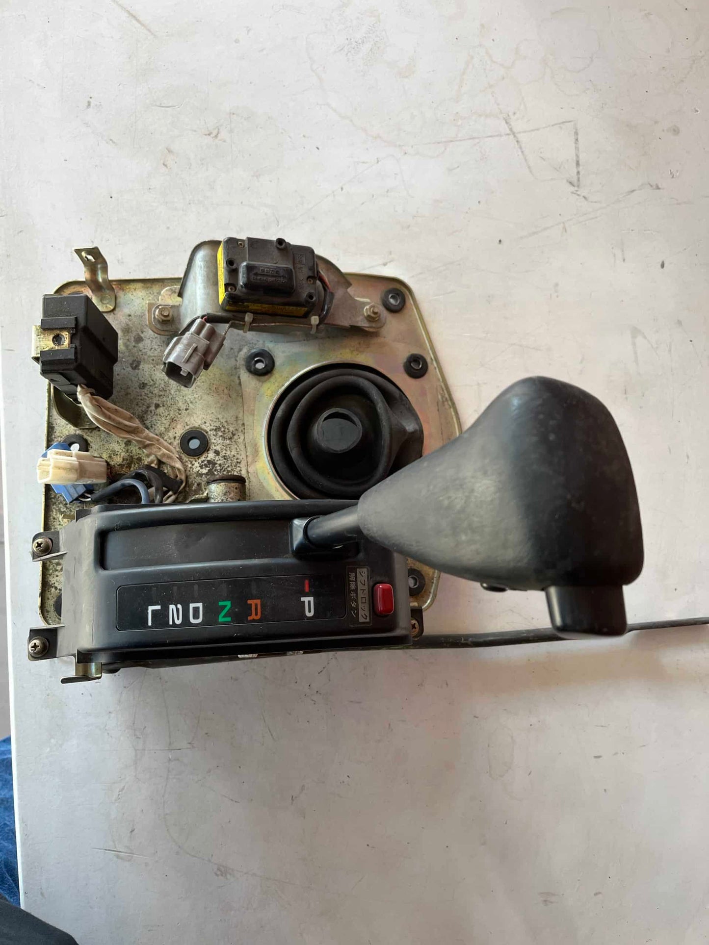 Used FJ80 Right Hand Drive Automatic Shifter Assembly