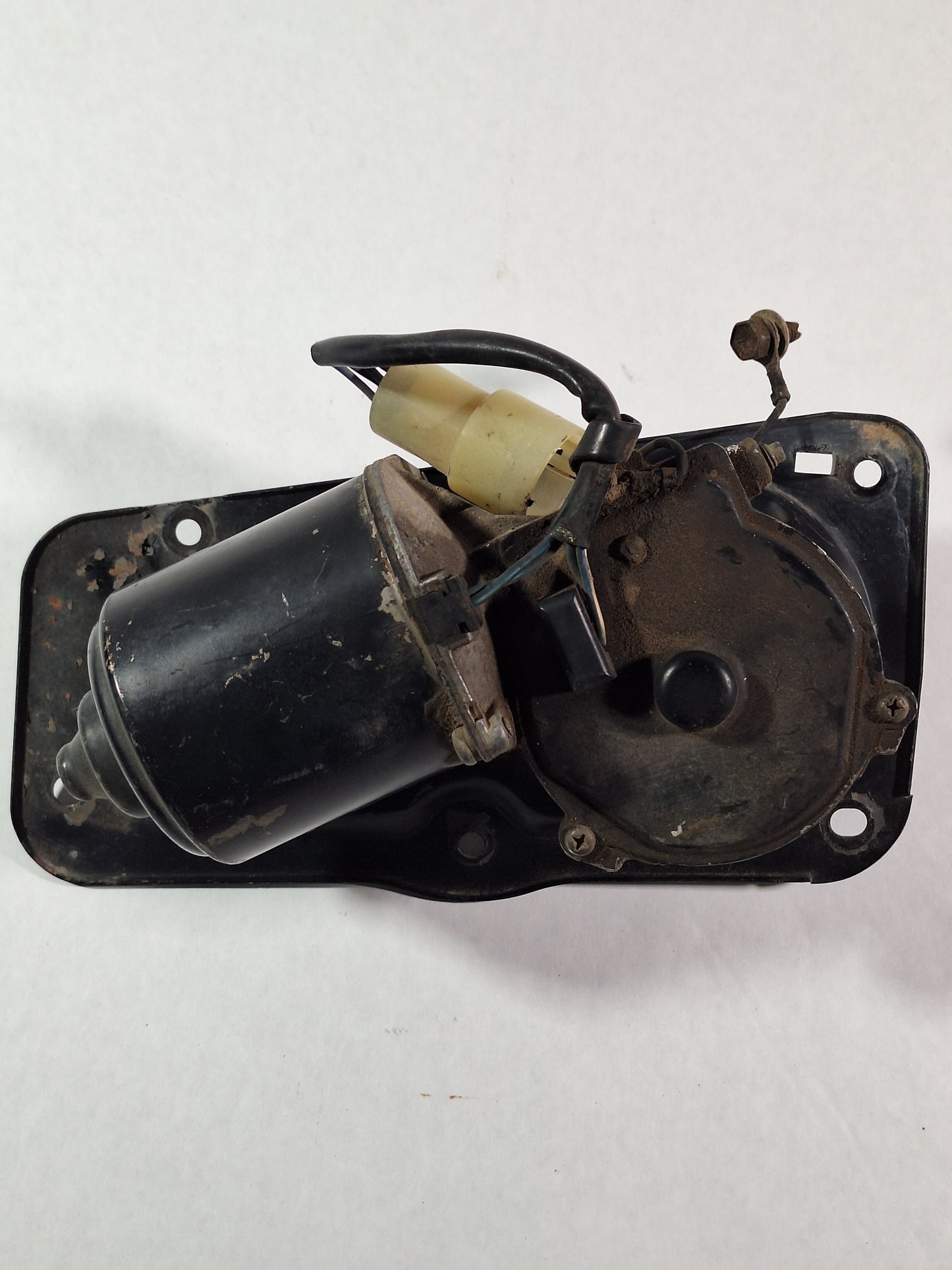 FJ62 Front Wiper Motor