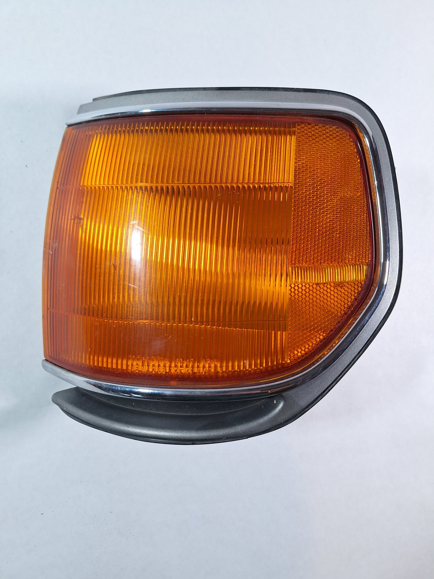 80 Series Left Front Corner Light