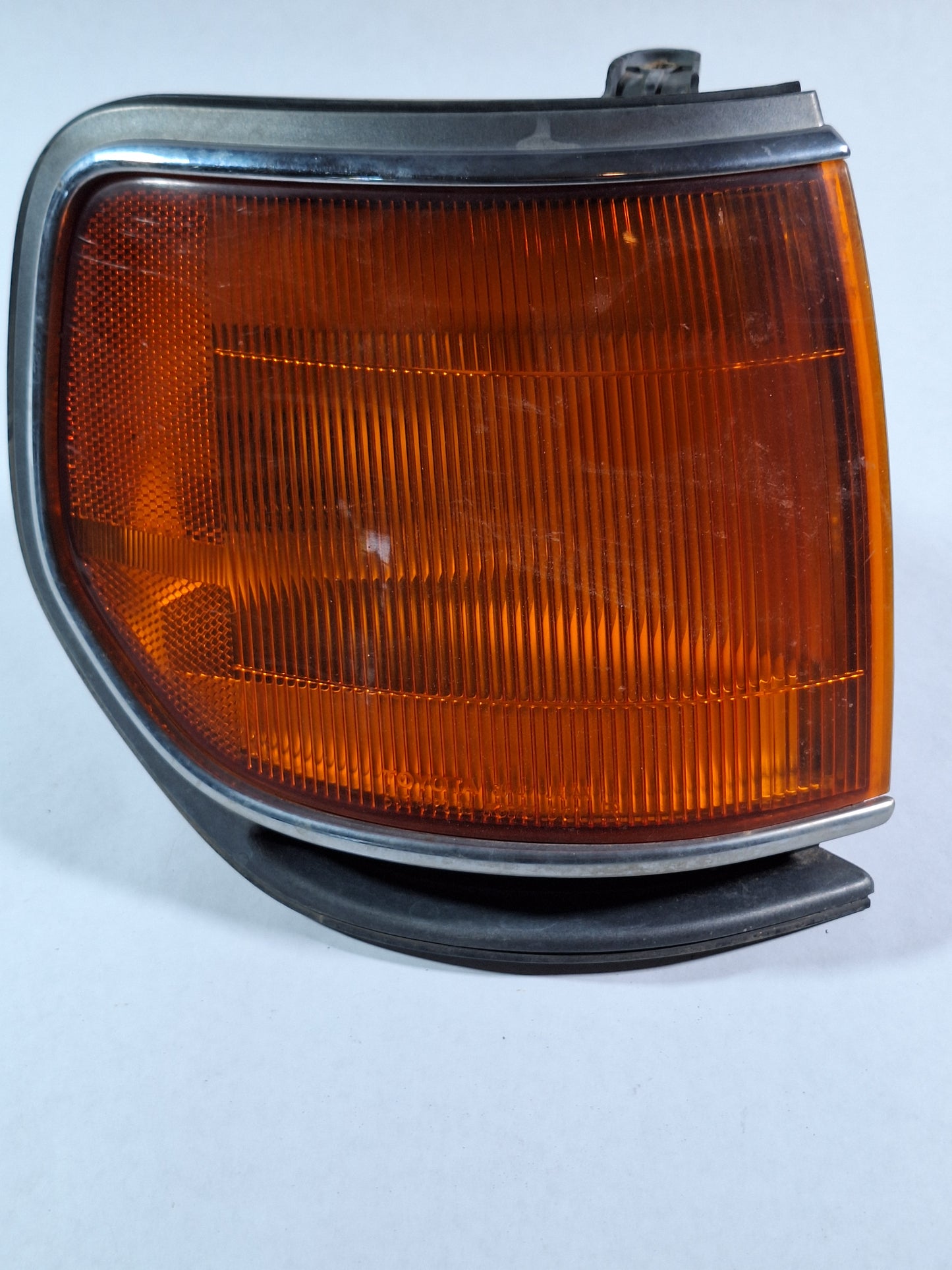 80 Series Right Front Corner Light