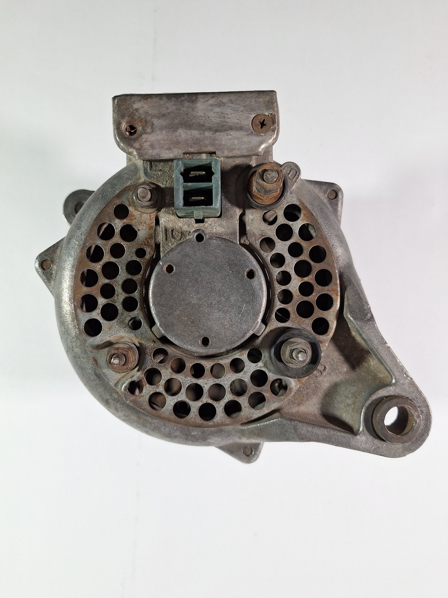 Used 2F FJ40 FJ60 Alternator