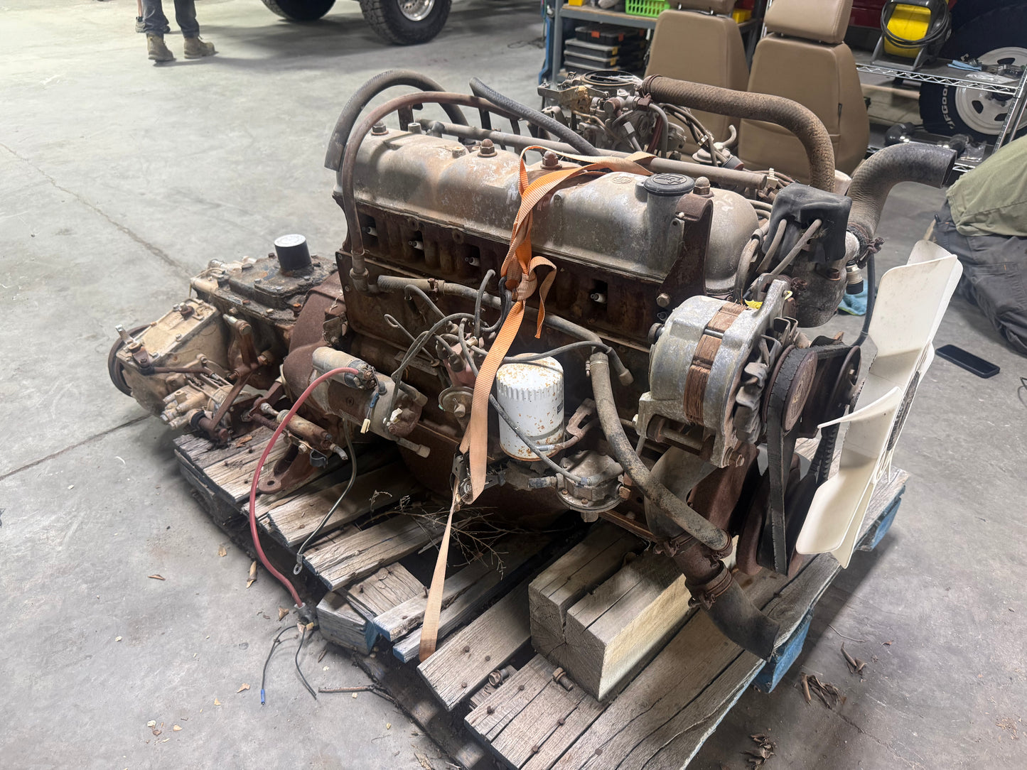 FJ40 2F Engine, 4 spd transmission / transfer case