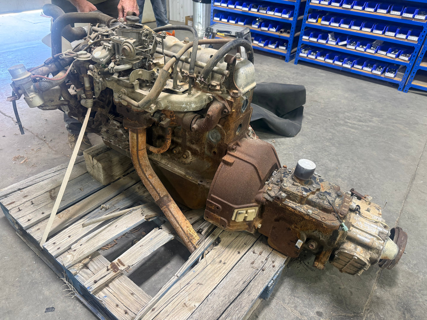 FJ40 2F Engine, 4 spd transmission / transfer case
