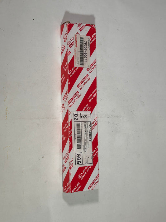 Ornament hood side panel 75305-60011