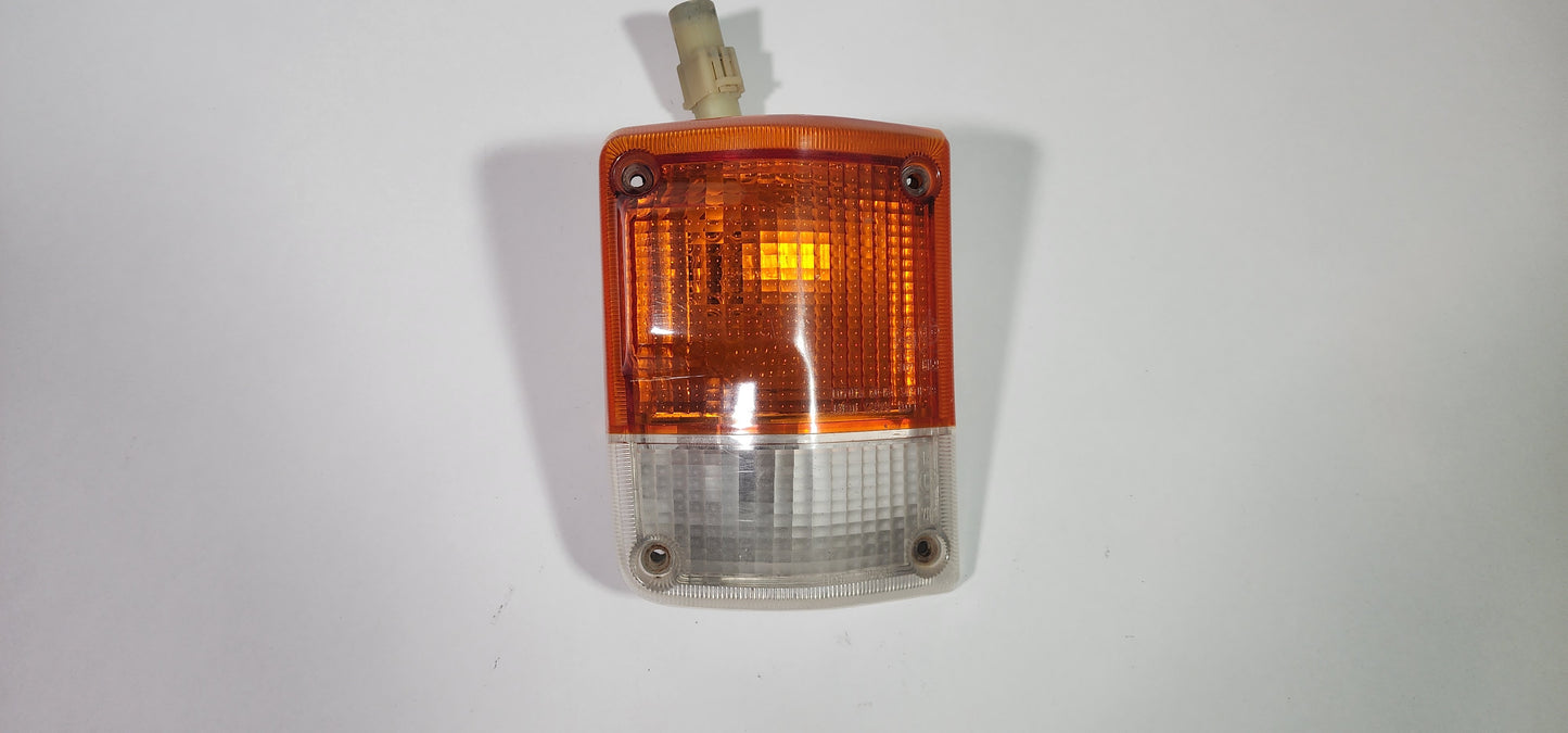 FJ60 Land Cruiser Right Turn Signal Assembly