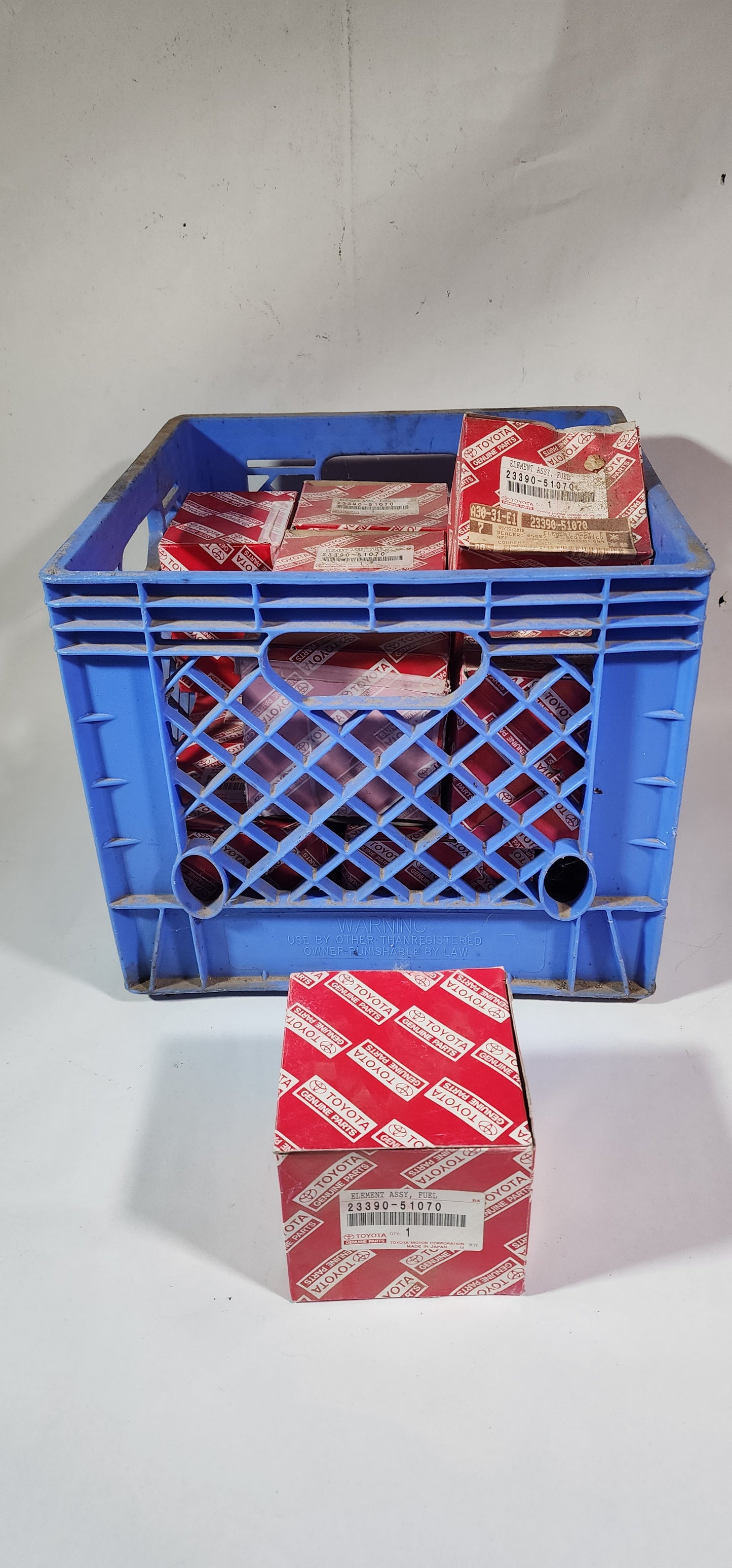 1VD-FTV Bulk NOS OEM Toyota Deisel Filter 23390-51070