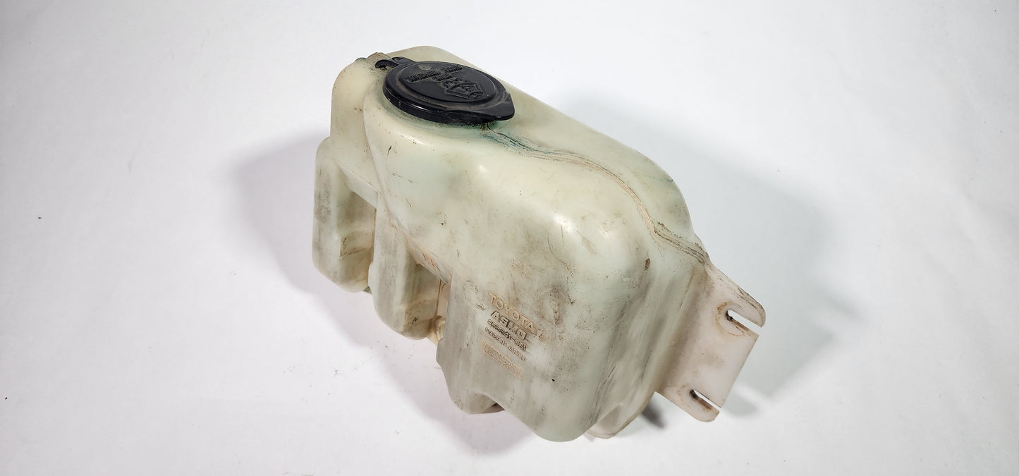 FJ80 Land Cruiser windshield washer reservoir