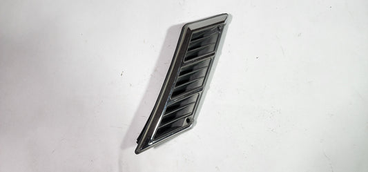 FJ60/62 Land Cruiser Right Front Fender Vent