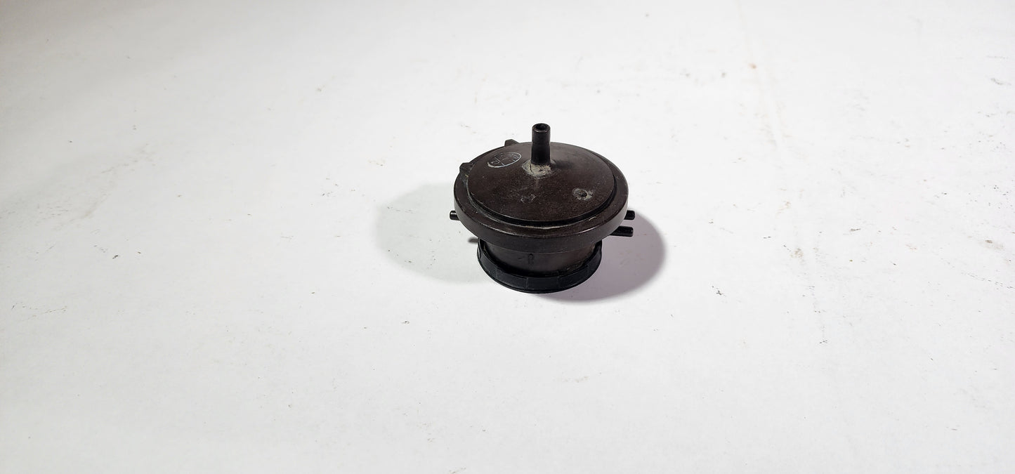 FJ40/60 Land Cruiser OEM EGR Vacuum Modulator