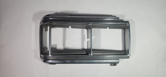 FJ62 Land Cruiser Headlight Bezel (Right) 53131 90A05