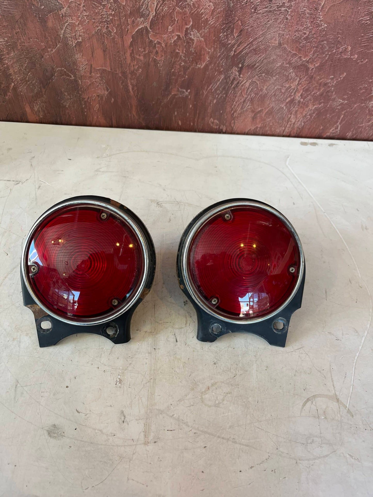 Pair of Good Used Early 1974 FJ40 Tail Lights