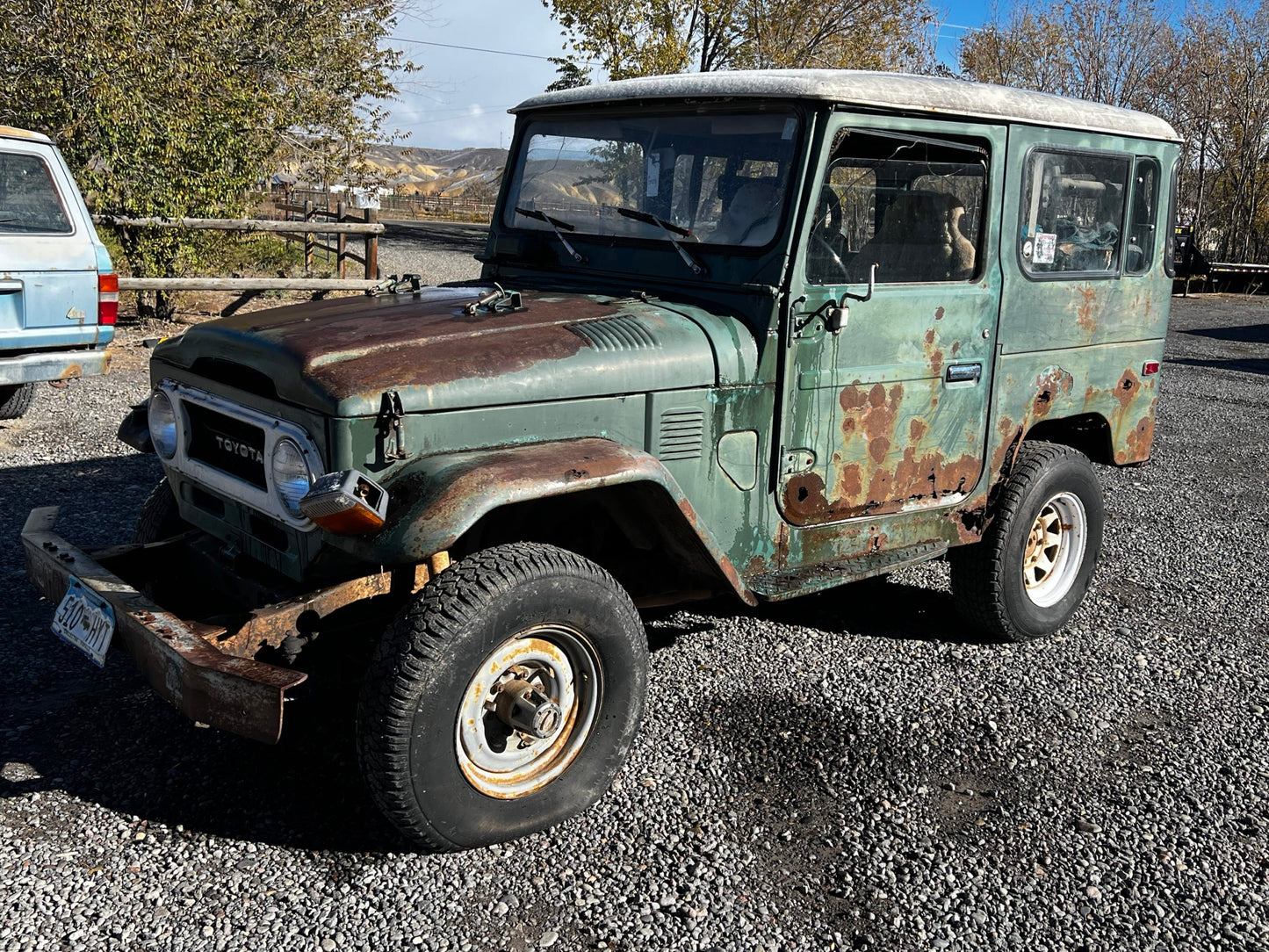 1977 FJ40 Nickname "Grusty" (Green and Rusty)