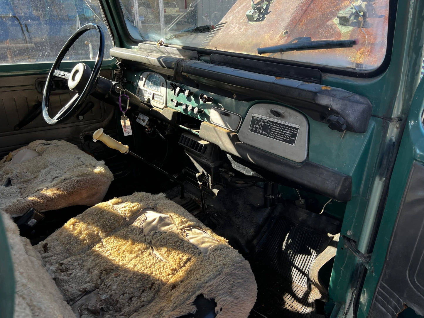 1977 FJ40 Nickname "Grusty" (Green and Rusty)